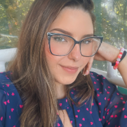Júlia Caldas 