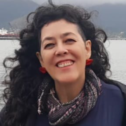 Débora Kikuti